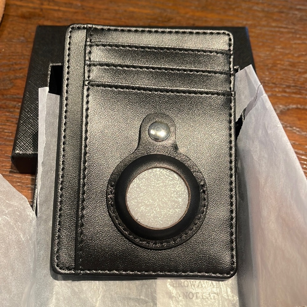 Swisst AirTag wallet
